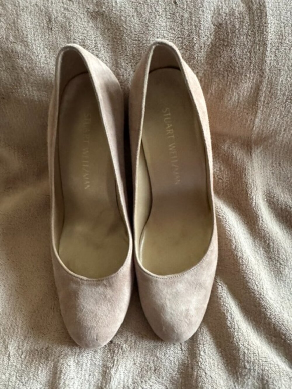 Stuart Weitzman Wedge Pump – Beige Suede